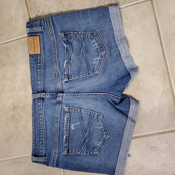 Women's denim shorts - Picture 4 of 5